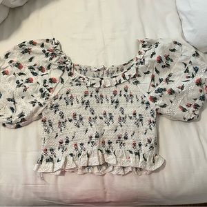 Olivaceous puff sleeve floral top